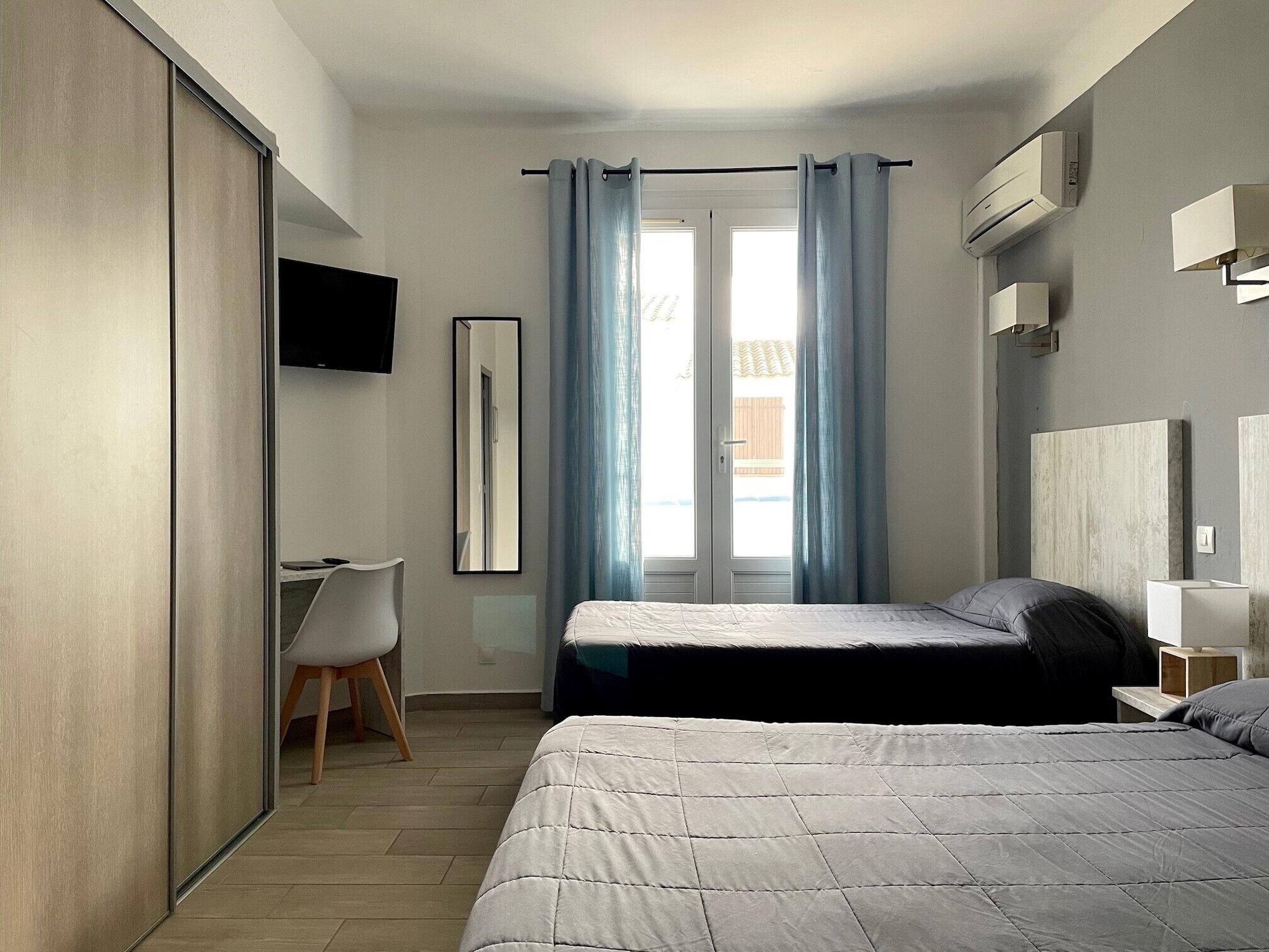 Hotel Les Palmiers En Camargue Saintes-Maries-de-la-Mer Exteriör bild