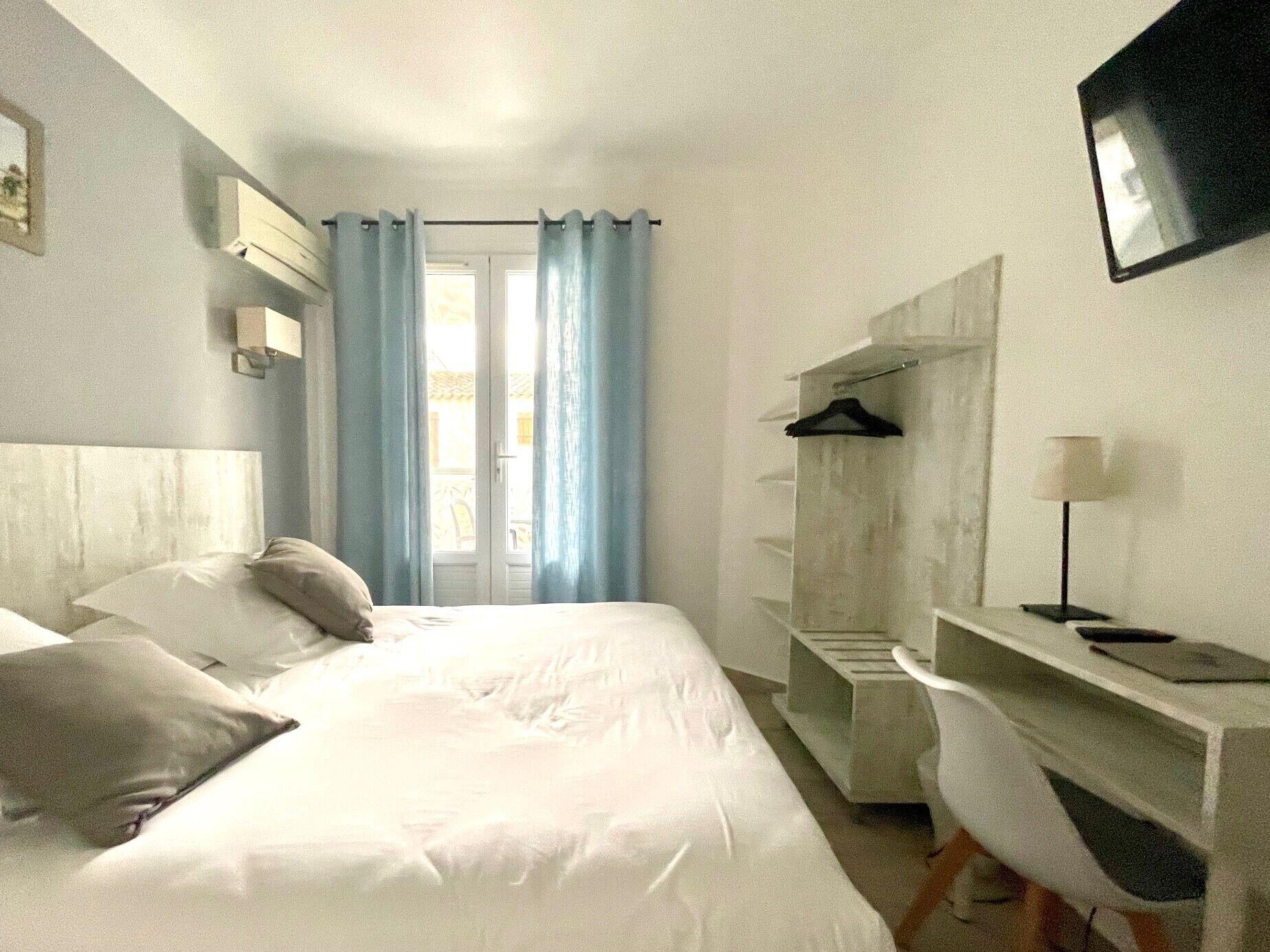 Hotel Les Palmiers En Camargue Saintes-Maries-de-la-Mer Exteriör bild