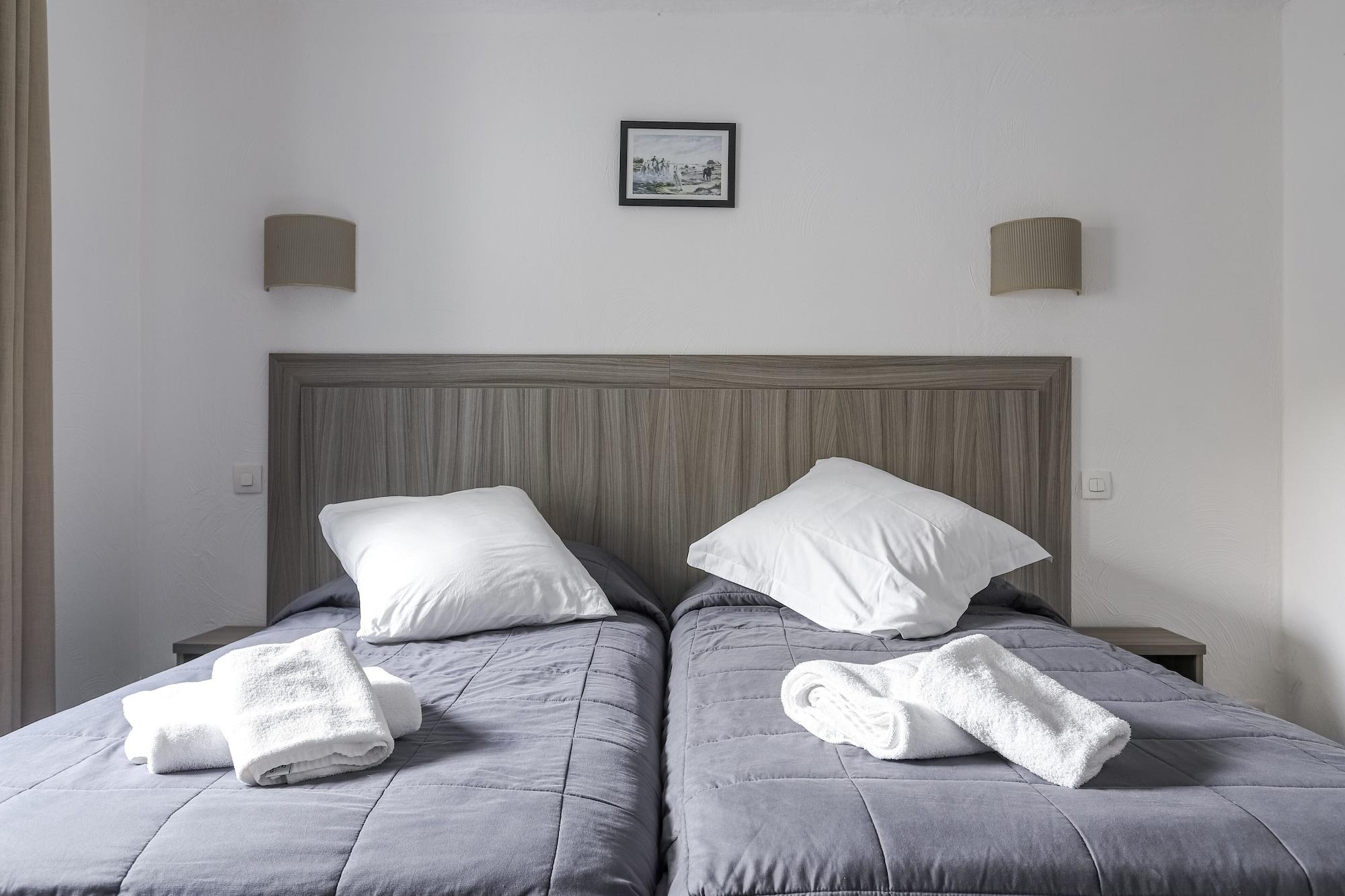 Hotel Les Palmiers En Camargue Saintes-Maries-de-la-Mer Exteriör bild