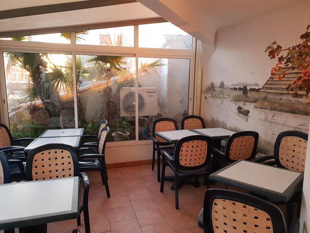 Hotel Les Palmiers En Camargue Saintes-Maries-de-la-Mer Exteriör bild