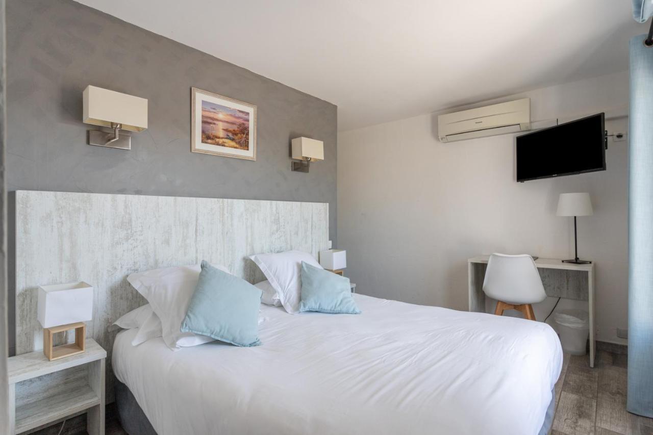 Hotel Les Palmiers En Camargue Saintes-Maries-de-la-Mer Exteriör bild