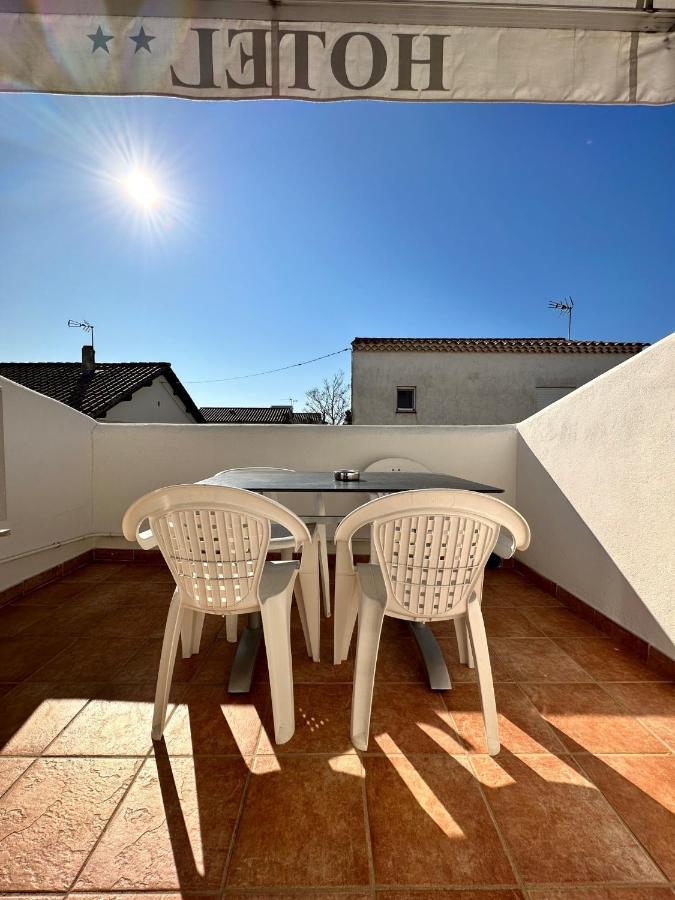 Hotel Les Palmiers En Camargue Saintes-Maries-de-la-Mer Exteriör bild