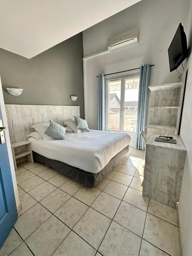Hotel Les Palmiers En Camargue Saintes-Maries-de-la-Mer Exteriör bild