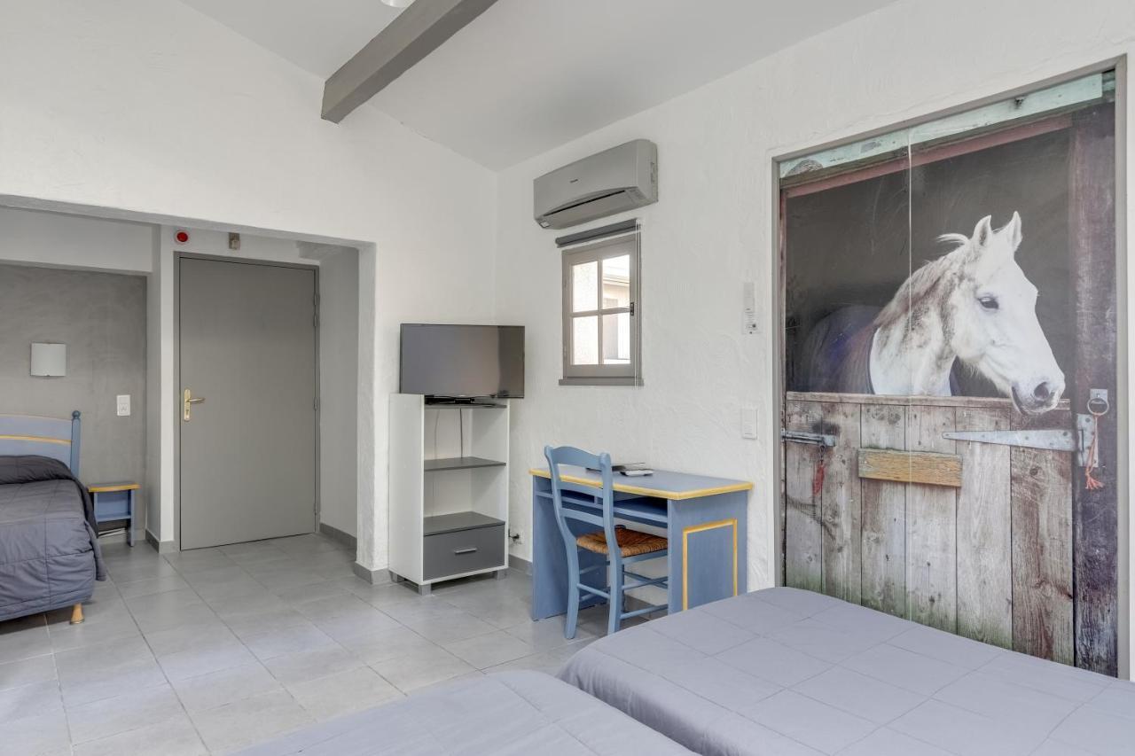 Hotel Les Palmiers En Camargue Saintes-Maries-de-la-Mer Exteriör bild