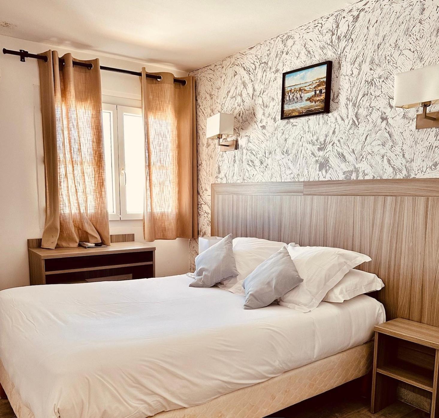 Hotel Les Palmiers En Camargue Saintes-Maries-de-la-Mer Exteriör bild